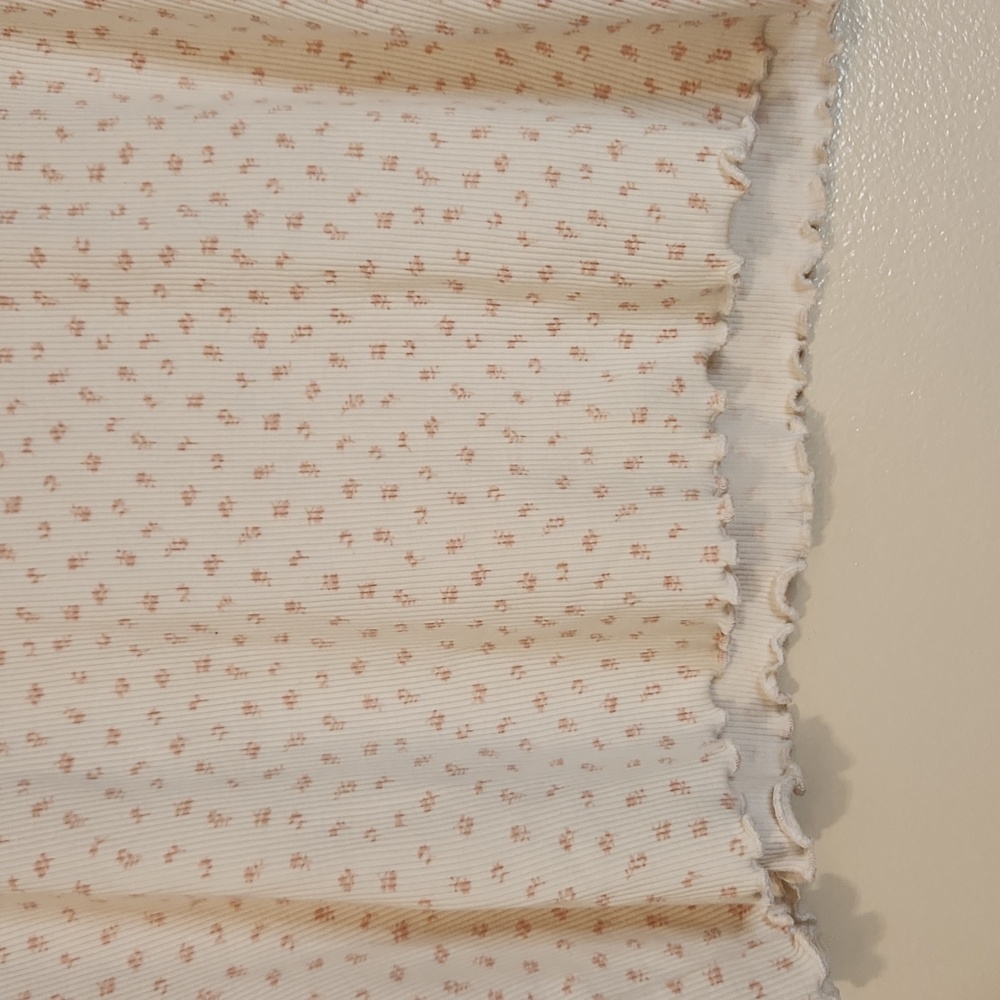Divided White Ribbed Top - Picture 4 of 4